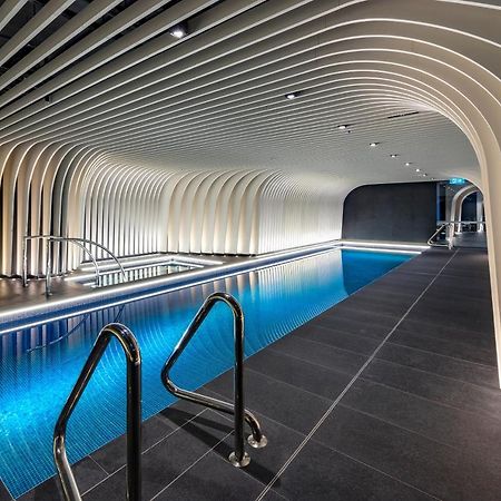 Skye Suites Sídney Exterior foto The pool at The Standard London